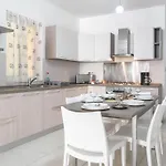 Appartamento Cozy Close To The Sea 4 *