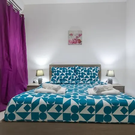 Cozy Close To The Sea 4 דירה